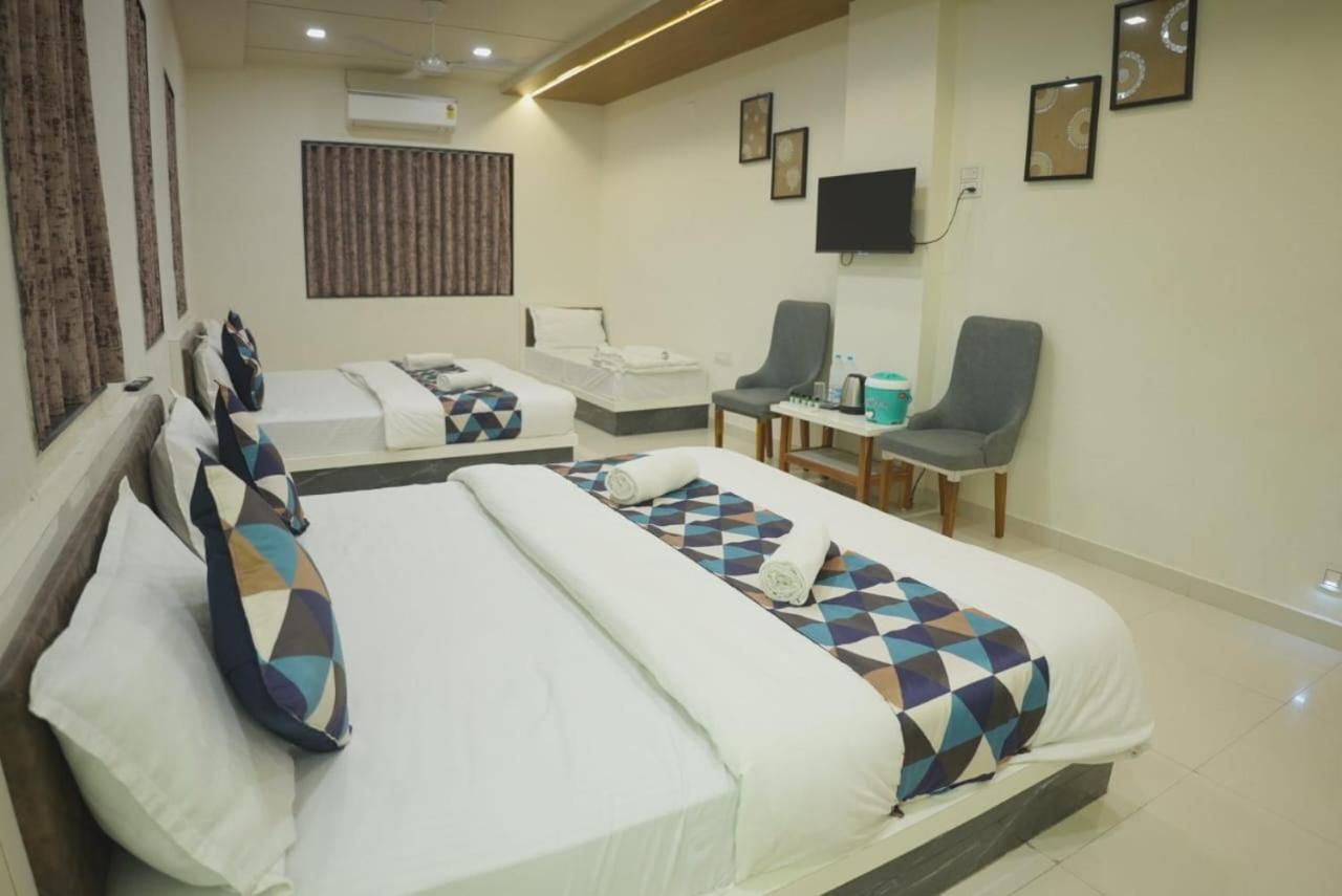 Hotel Ayodhya Virpur Exterior foto