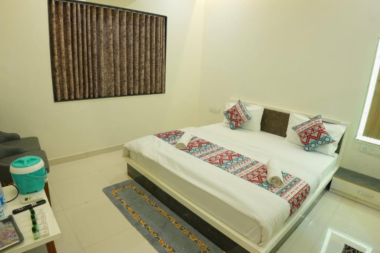 Hotel Ayodhya Virpur Exterior foto